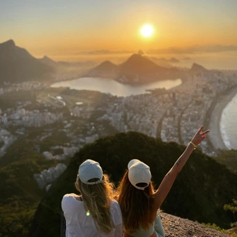 Nascer do Sol no Morro Dois Irmãos